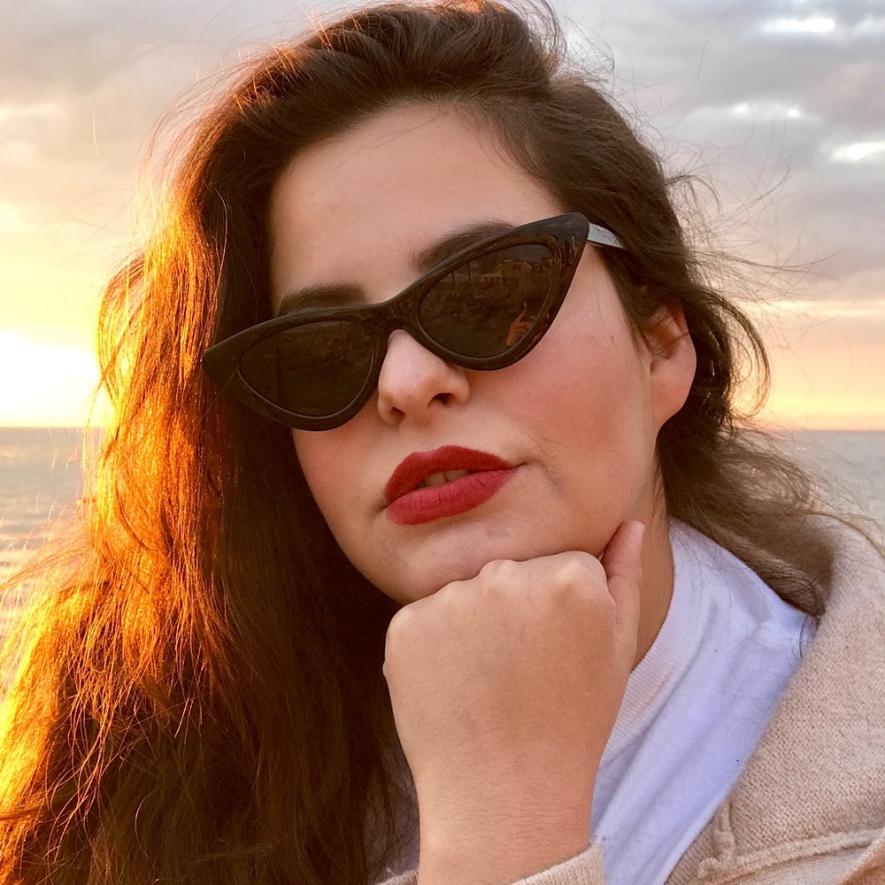 Cat eye black sunglasses